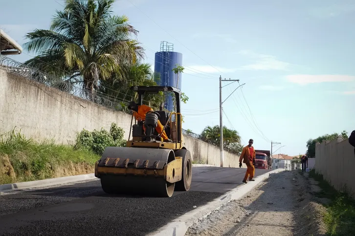 Imagem ilustrativa da imagem Obra de pavimentação melhora acesso a bairro de Itaboraí