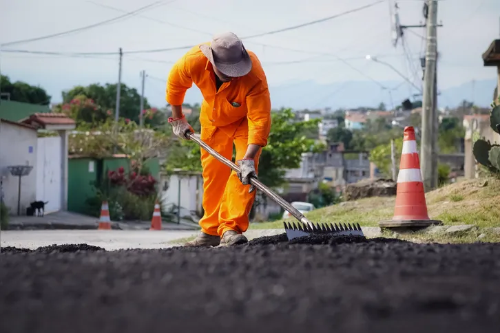 Imagem ilustrativa da imagem Obra de pavimentação melhora acesso a bairro de Itaboraí