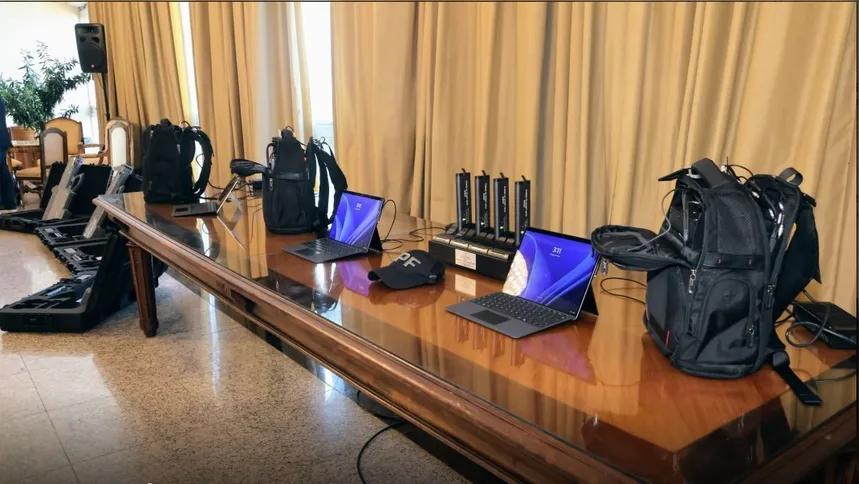 Durante a entrega dos equipamentos, policiais militares e policiais civis receberam instruções para utilizar com segurança os fuzis anti drones