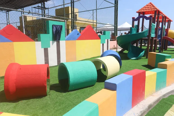 Na prática, isso se reflete na escolha dos brinquedos, no posicionamento das ativações e no piso emborrachado