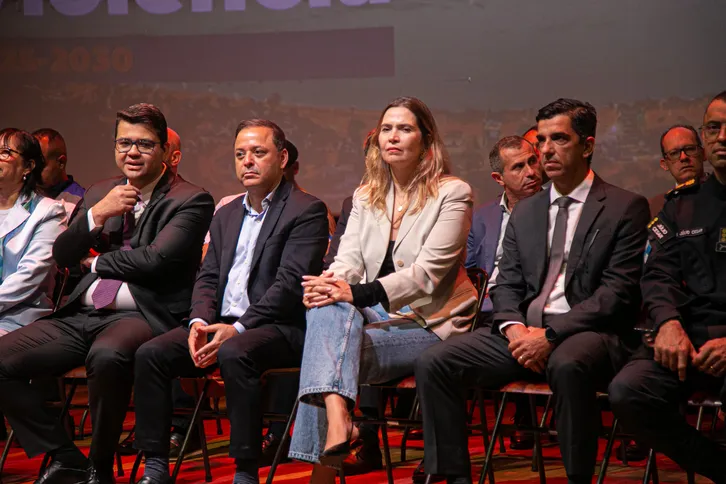 Rodrigo Neves, Isabela Swan  (vice-prefeita) e demais autoridades presentes na cerimônia