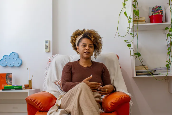 Imagem ilustrativa da imagem Psicologia em Diáspora: espaço em São Gonçalo é pioneiro no atendimento focado na saúde mental racializada e intercultural
