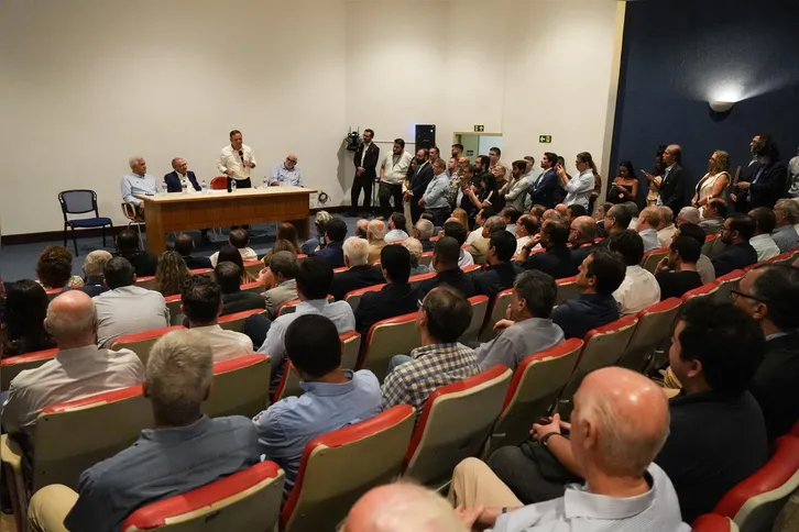 Imagem ilustrativa da imagem Rodrigo Neves e Comte Bittencourt recebem Geraldo Alckmin em Niterói para encontro com empresários