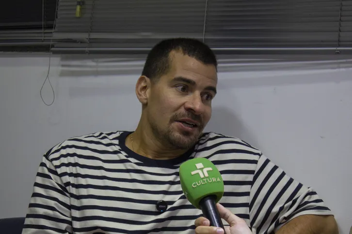Thiago Martins em entrevista para TV Cultura e jornal O São Gonçalo