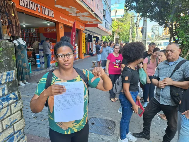 Mayara, de 41 anos