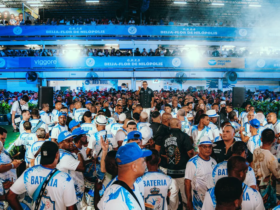 Toda a temporada de eliminatórias e finais está sendo transmitida ao vivo pela Rio Carnaval TV, no YouTube