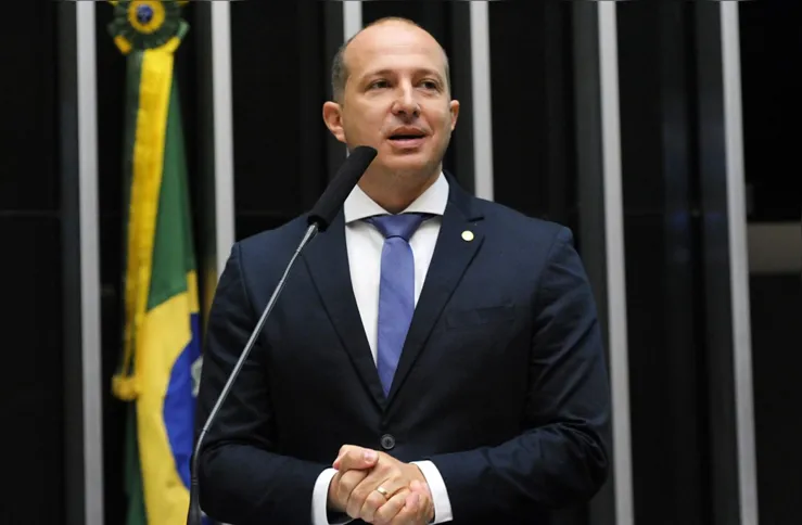 Imagem ilustrativa da imagem Ex-deputado federal Marcelo Delaroli do PL é lançado como pré-candidato a prefeito de Itaboraí