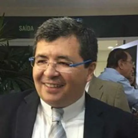 Vitor Marcelo Aranha Afonso Rodrigues tem 47 anos