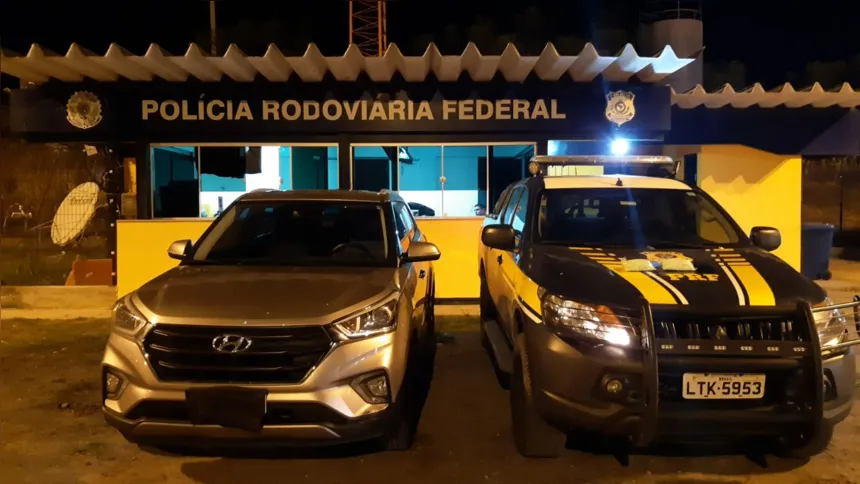 Policiais faziam blitz em frente ao posto da PRF de Campo