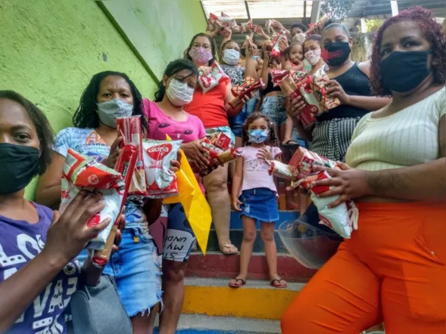Pais demonstram gratidão aos professores e funcionários da creche