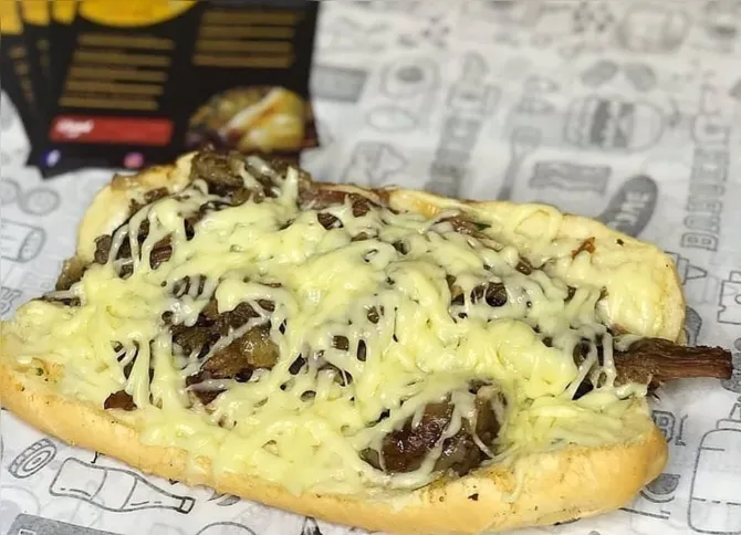 O pão de alho da Lino Divino oferece uma pasta de alho suave