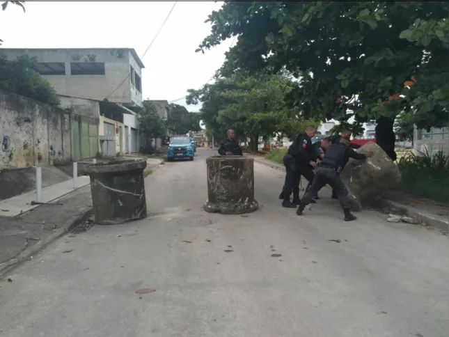 Bloqueios não ficaram nem 12h no local