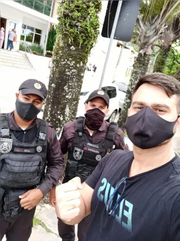 O soldado Arantes e soldado Luiz ajudaram o casal a chegar na maternidade em Niterói