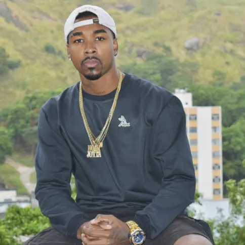 'GL' lançou seu primeiro clipe em outubro deste ano