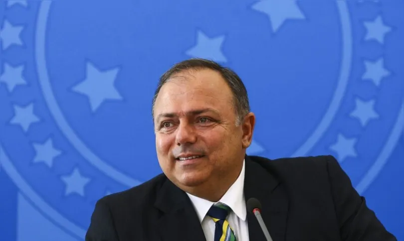 Clima esquentou entre o ministro Pazuello e Bolsonaro em outubro quando o general sinalizou compra da vacina CoronaVac