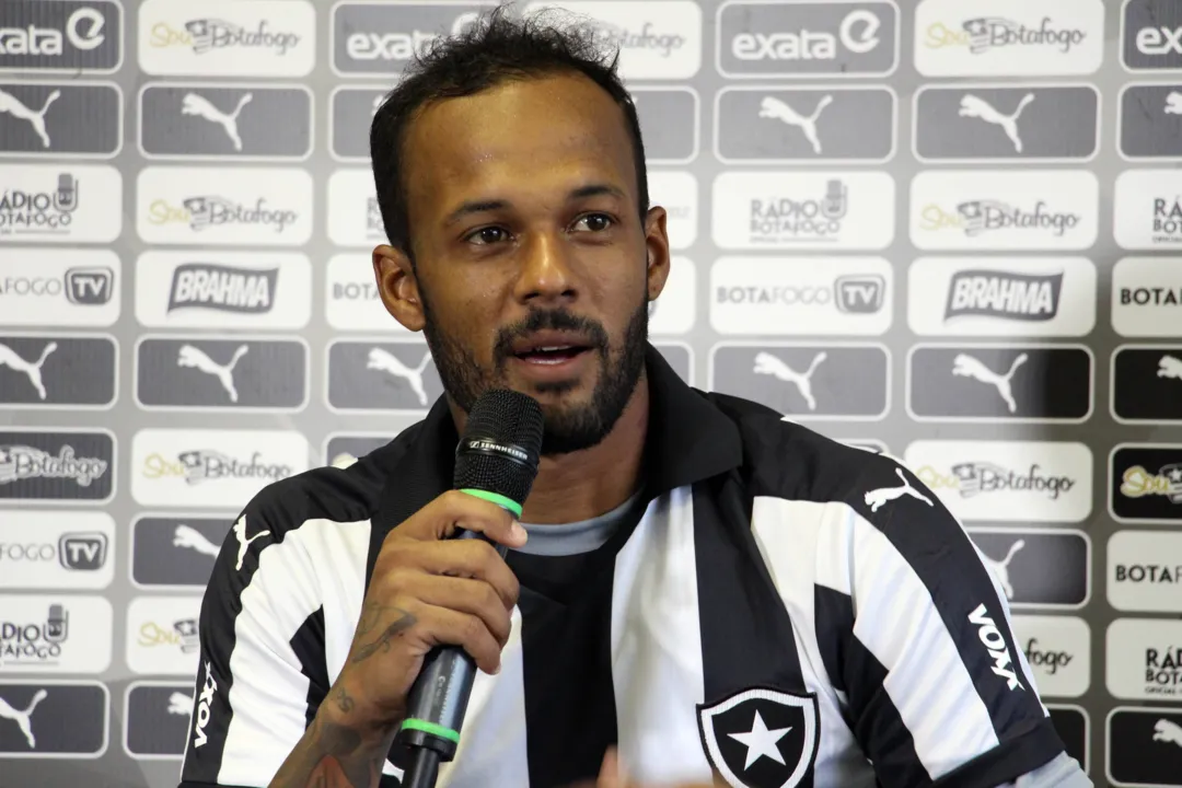 Regularizado, o volante Bruno Silva será titular na partida contra o Resende, em Volta Redonda