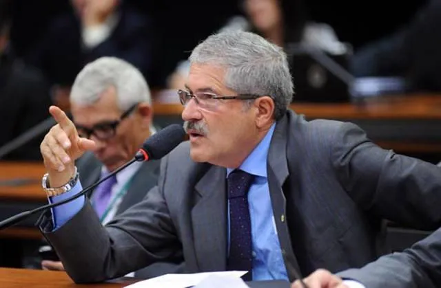 Documento será apresentado pelo relator da Comissão, deputado José Rocha, do PR da Bahia