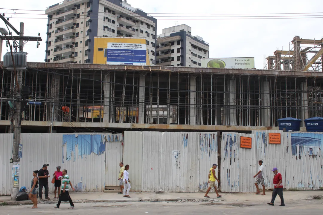 >> Construção do centro comercial está em andamento e deve ser entregue até o fim de maio