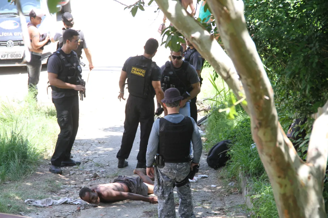 >> Segundo investigações, corpo de Luiz Otávio foi abandonado do local por ocupantes de carro