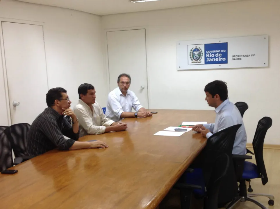 Prefeito Helil Cardozo esteve com secretário de Estado de Saúde, que garantiu adiantar verbas 