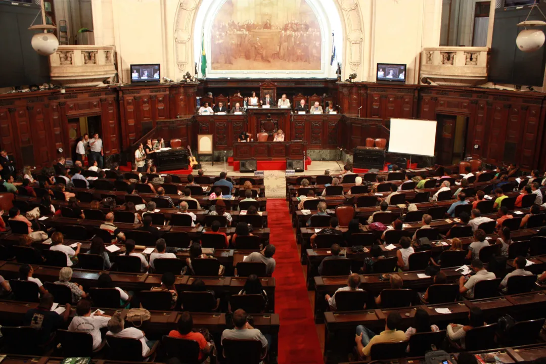 Três dos quatro projetos de lei serão apreciados em segunda e última discussão nesta terça