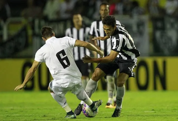 O volante Lucas Zen entrou no segunda etapa contra o Resende, no último sábado, na vitória do Alvinegro, em Volta Redonda
