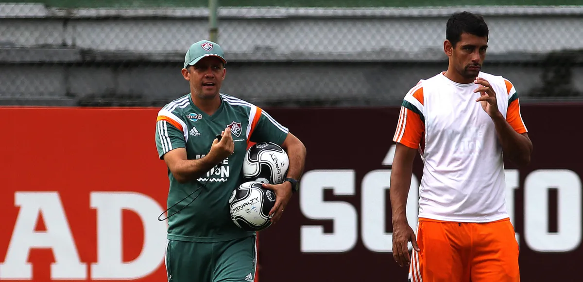 Baptista vai colocar também Cícero ao lado de Diego Souza