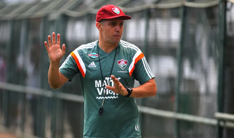 Eduardo Baptista não se ilude com vitórias e quer o Tricolor focado para o clássico de domingo