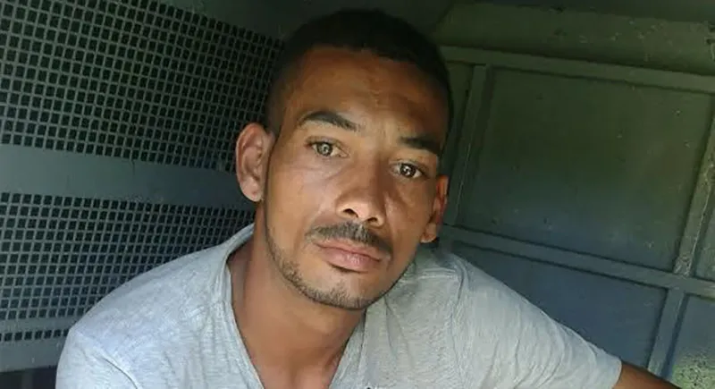 Adriano estava com drogas numa lata e acabou autuado por tráfico 