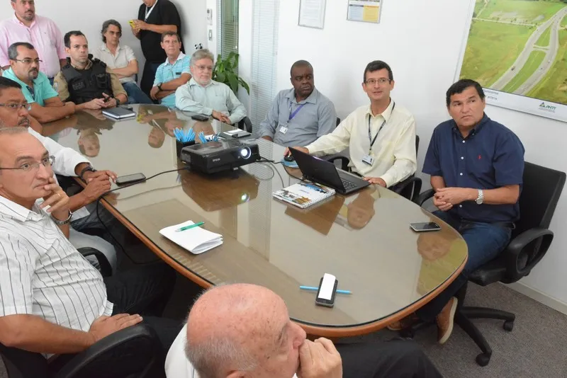 Encontro para definir mudanças na BR-101, em Manilha, uniu representantes de diferentes setores 