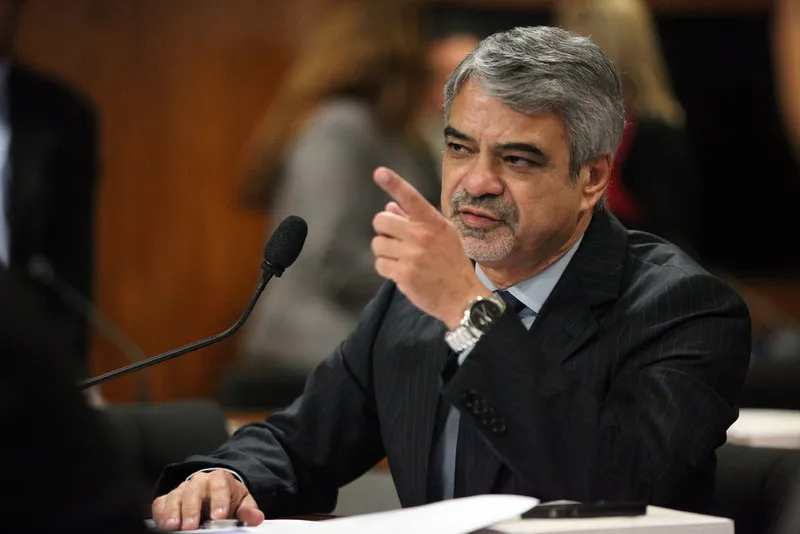 Humberto Costa ainda será oficializado pelo Palácio do Planalto