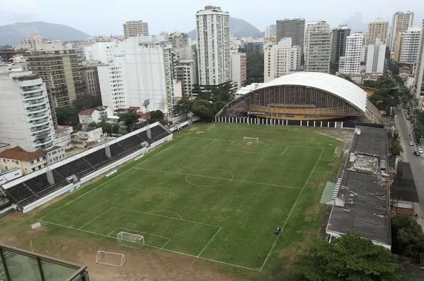 As aulas acontecem de segunda a sexta à noite. As inscrições podem ser feitas no próprio local
