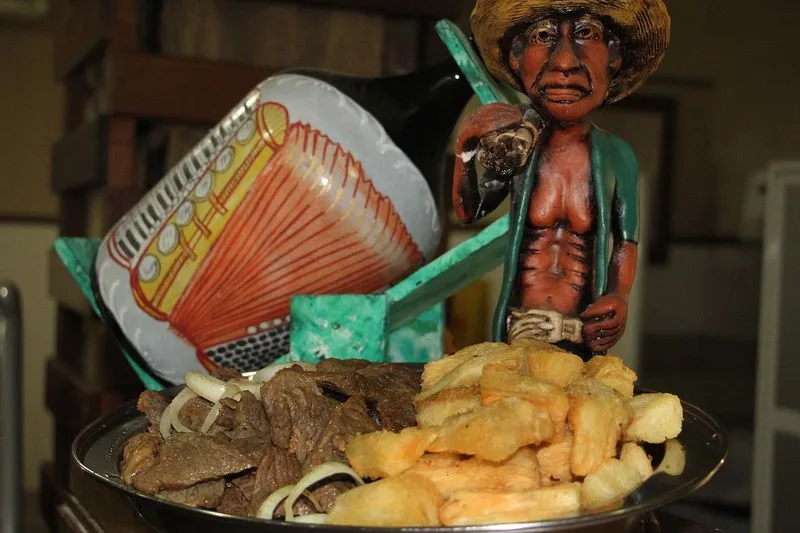Aipim com carne de sol