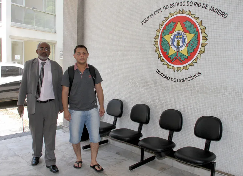  Alegando legítima defesa, Robson disse que fugiu do local do crime por medo de ser linchado