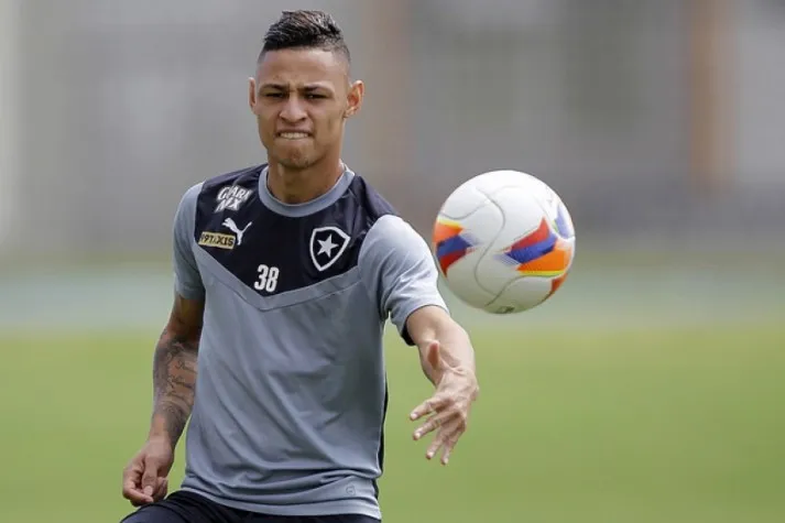 Neilton se recuperou recentemente de lesão na coxa esquerda