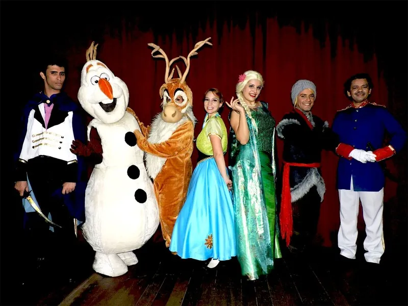 O musical infantil é uma adaptação da história de Elza e Anna, personagens do filme ‘Frozen’