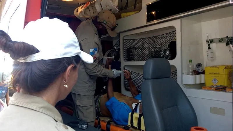 Luiz foi socorrido por bombeiros e levado ao hospital 