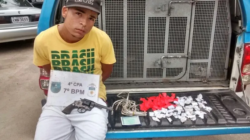 Ivan foi flagrado com revólver e drogas no Morro do Castro