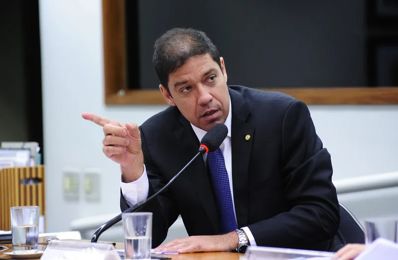 Altineu pode assumir prefeitura de Itaborai