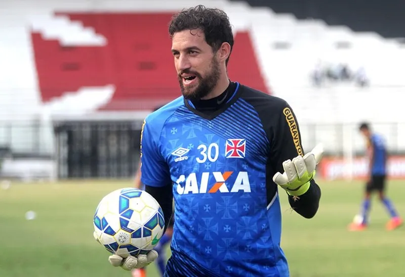 Goleiro Martín Silva tem feito importantes defesas na meta do Cruzmaltino, mas desfalca o time