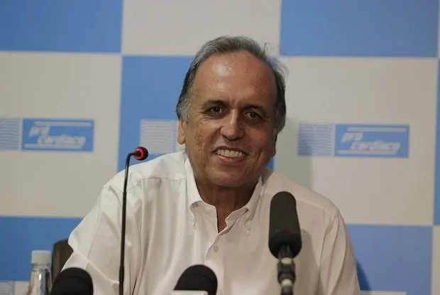 Governador fará tratamento com quimioterapia por seis meses