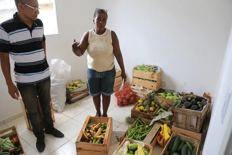 Graças a doações de comerciantes do Ceasa, o almoço e o jantar de ontem foram garantidos