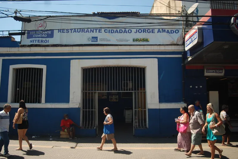 O Restaurante Popular Escritor Jorge Amado, em Niterói, é um dos poucos que mantém suco