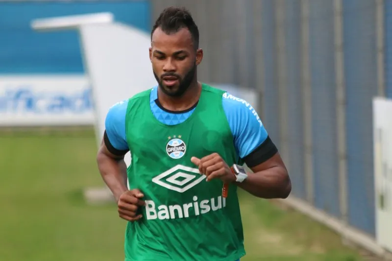 Fernandinho disputou 44 partidas pelo Tricolor gaúcho, mas só balançou as redes duas vezes