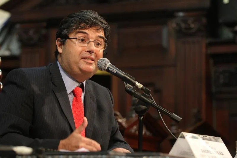 André Corrêa visita São Gonçalo para vistoriar as obras, hoje