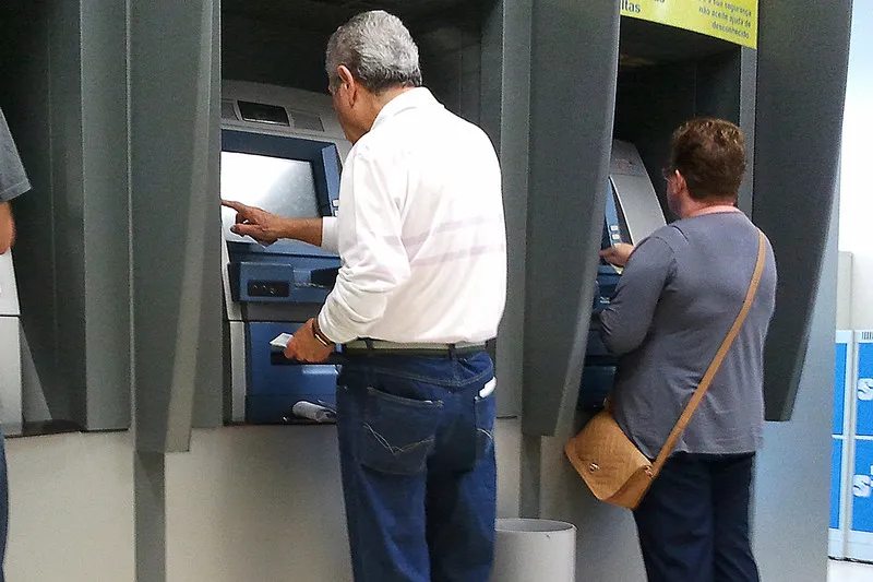 Do total, estão parados R$2,4 bilhões no BB. Restante estaria na CEF segundo Tesouro Nacional