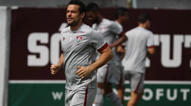 Bicampeão brasileiro com a camisa do Tricolor, Fred prometeu conversar hoje com a diretoria