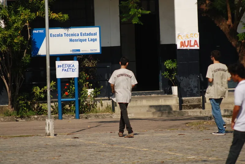 Estudantes contaram que Faetec não está funcionando plenamente e eles estão sendo prejudicados