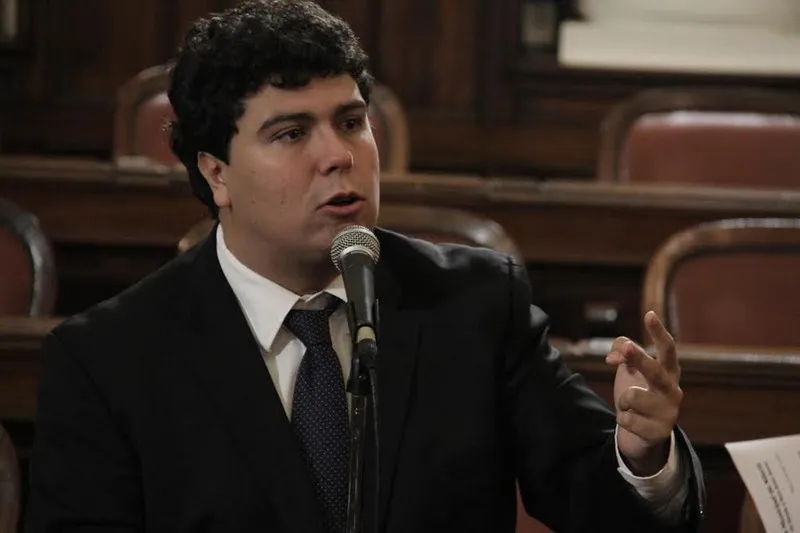 Segundo vereador Bruno Lessa (PSDB), prefeito extrapolou em gastos com publicidade durante o governo
