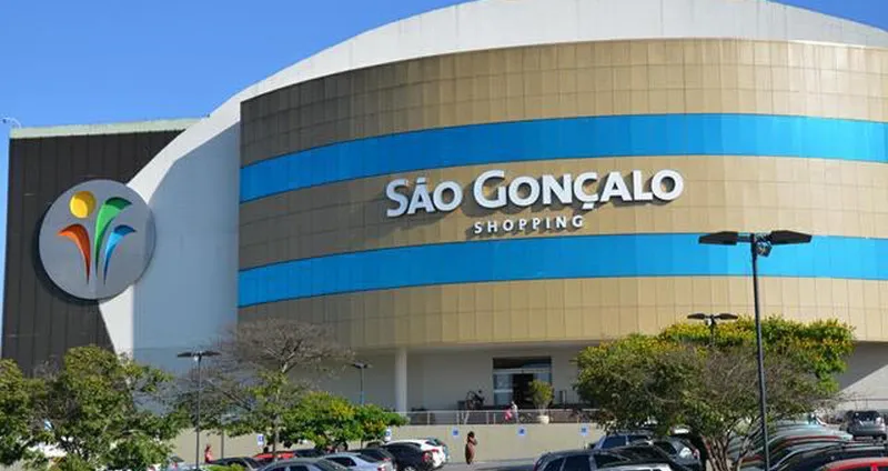 As lojas do São Gonçalo Shopping funcionam das 15h às 21h. O mesmo vale para o Partage